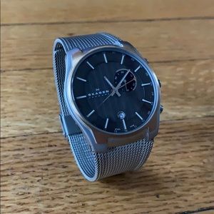 Skagen Denmark luxury watch. Like NEW